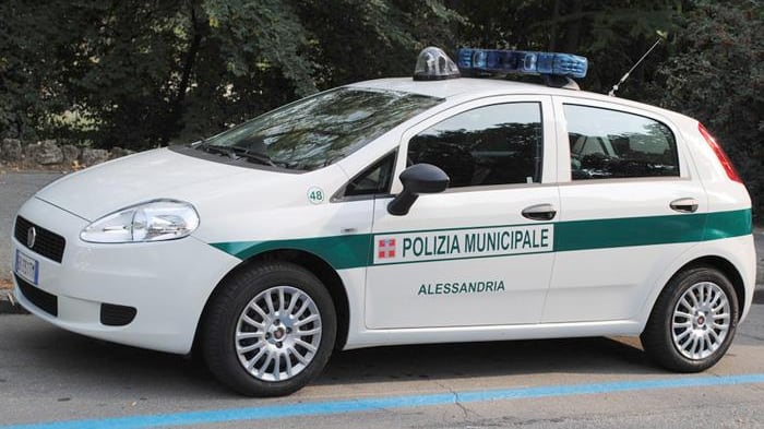 Alessandria, chiude in casa disabile per rubarle la pensione d'invalidità
