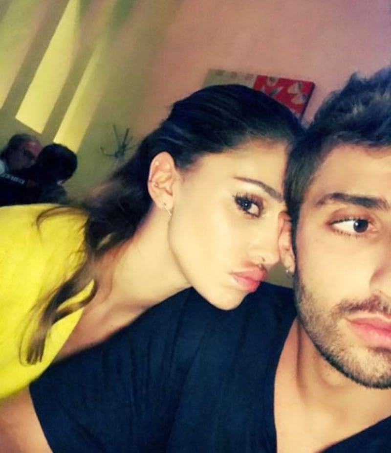 Belen Rodriguez e Andrea Iannone sexy in foto 8