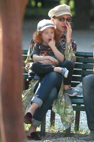 Gabriella Pession al parco con il figlio Giulio 5