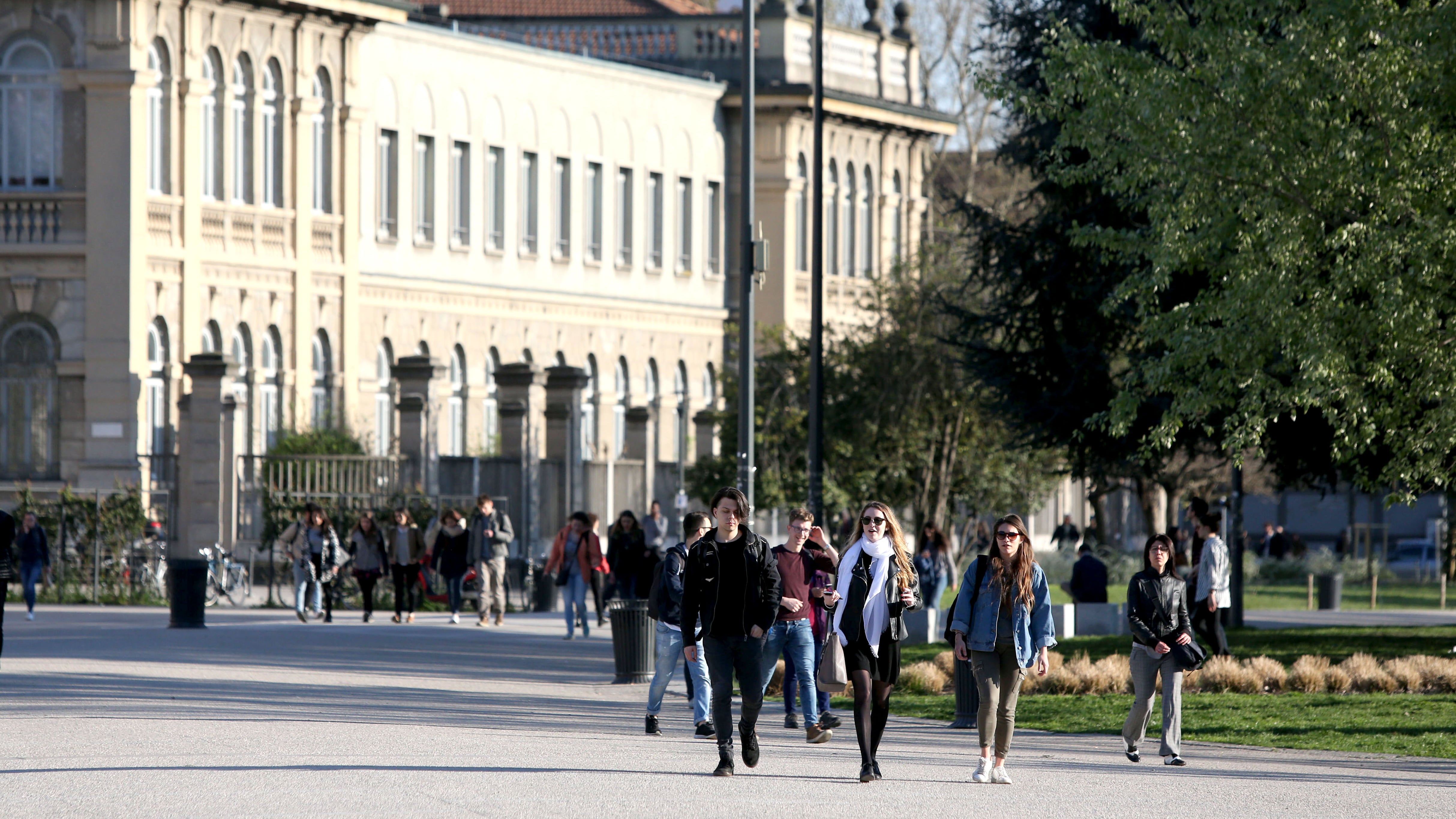A ventitré anni prende due lauree al Politecnico nello stesso giorno
