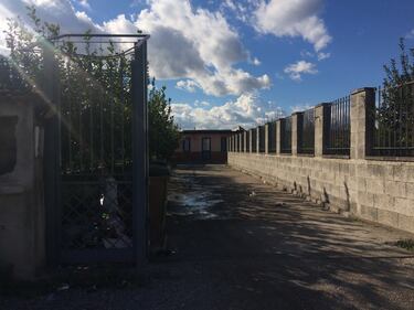 Speranza, abusiva con la residenza: le case comunali dove vive con la famiglia 3