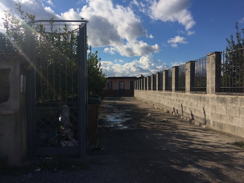 Speranza, abusiva con la residenza: le case comunali dove vive con la famiglia 3