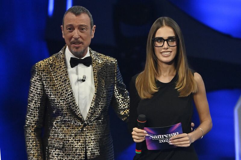 Sanremo 2024: ecco il look della terza serata del Festival da Clara 2