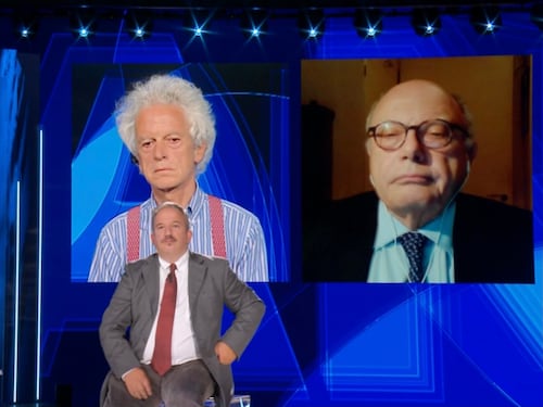 "Pozzo di ignoranza...". L'ira di Galli in tv: è scontro