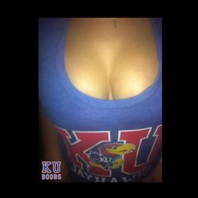 Kuboobs: tifo a colpi di scollature osè 6
