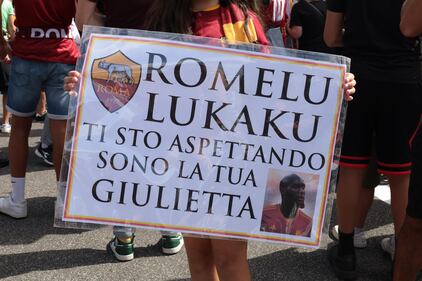 Roma giù pazza per Lukaku, spunta un murale 2