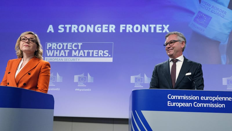 Migranti illegali, l’Ue presenta la riforma di Frontex: 30mila agenti, monitoraggio digitale e forza di reazione rapida