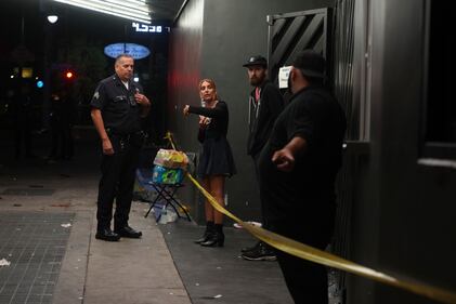 Auto sulla folla a Los Angeles 2