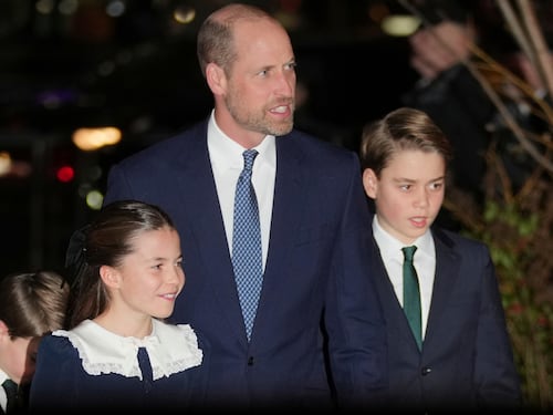 Il principe George sulle orme di nonna Diana: aiuta il padre a preparare il pranzo per i senzatetto