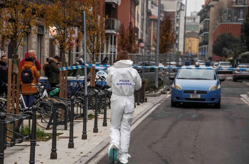 Omicidio in un bar in zona Corvetto 12
