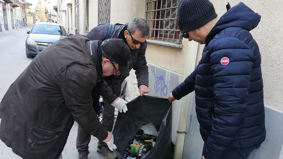 Rifiuti non conformi: task force della polizia municipale per stanare i furbetti