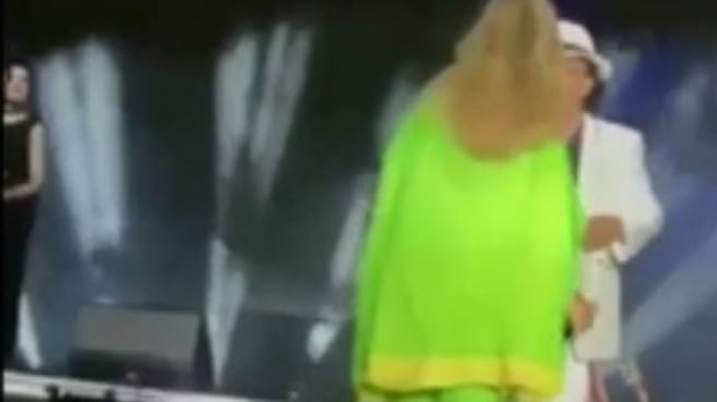 Al Bano e Romina Power: il bacio sul palco di Genova