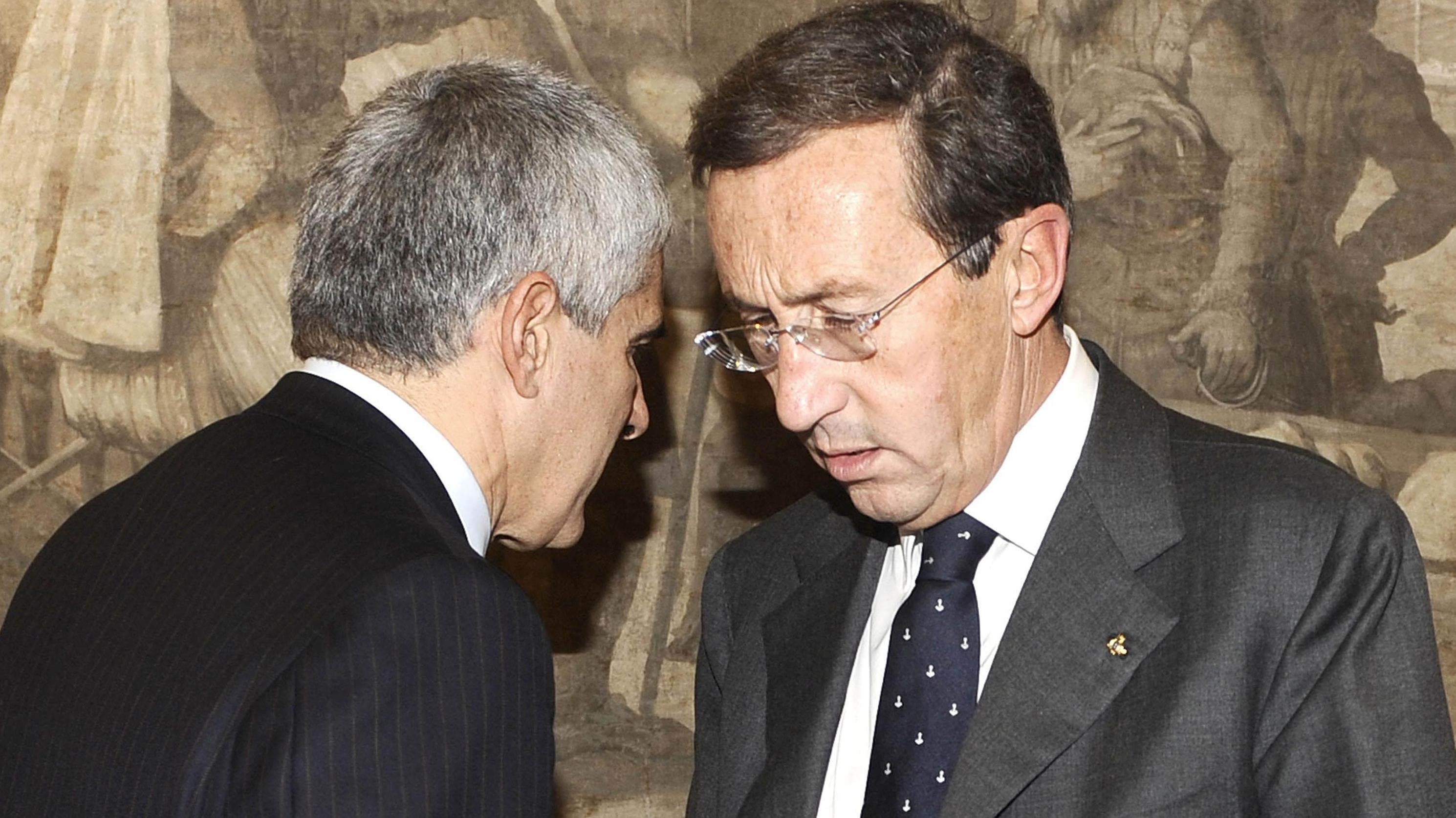 Il Professore divora gli alleati: Casini crolla, Fini può sparire