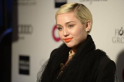 Miley Cyrus lancia l'ascella non depilata su Instagram 18