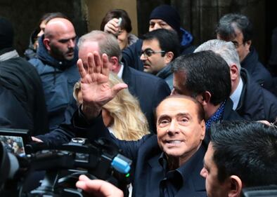 Berlusconi a Napoli: visita nel centro storico 5