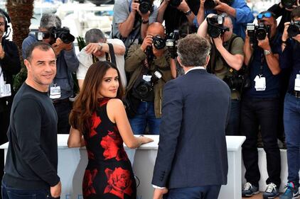 Salma Hayek, il seno esplosivo dell'attrice 6