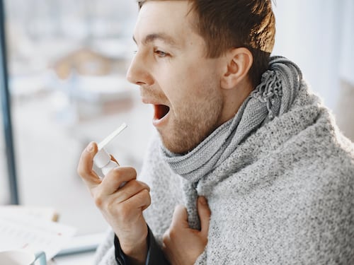 Mal di gola, come combatterlo con i rimedi naturali efficaci