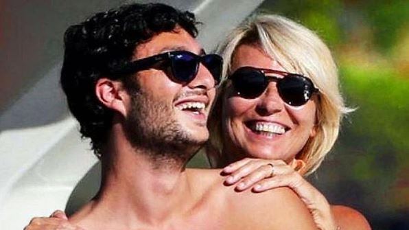 Il post del figlio per Maria De Filippi: "Noi siamo uno la forza dell'altro"