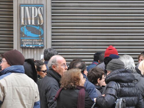 Le amministrazioni pubbliche non versano i contributi: l'Inps rischia di fallire