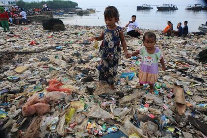 Indonesia: emergenza spazzatura alla Baia di Lampung 1