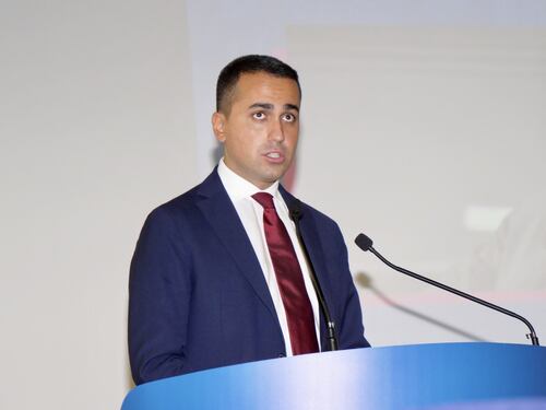 Dibba chiude a Cesa, Di Maio lo rincorre. E i 5 stelle sono tentati di tornare da Renzi