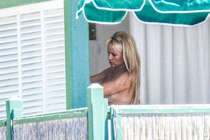 Pamela Anderson, la più sexy ieri e oggi 22
