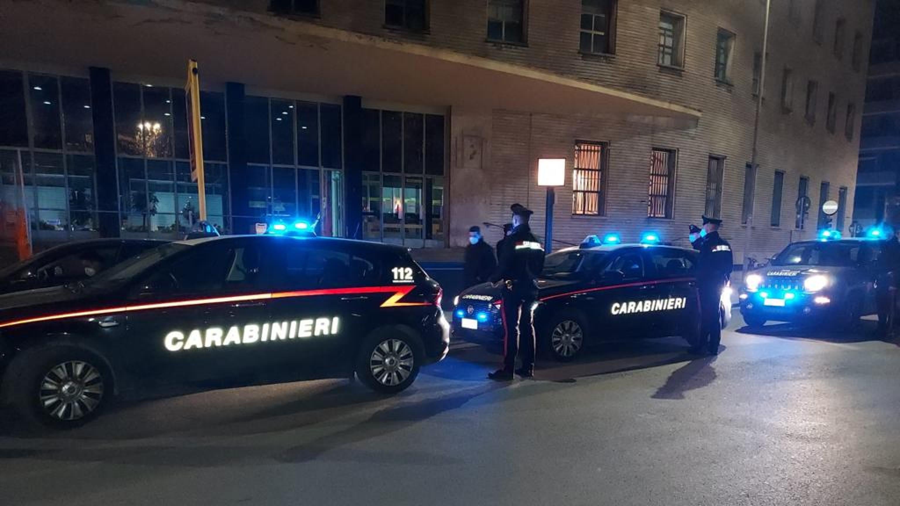 Violenta rissa a Roma, ragazzo sporco di sangue chiede aiuto