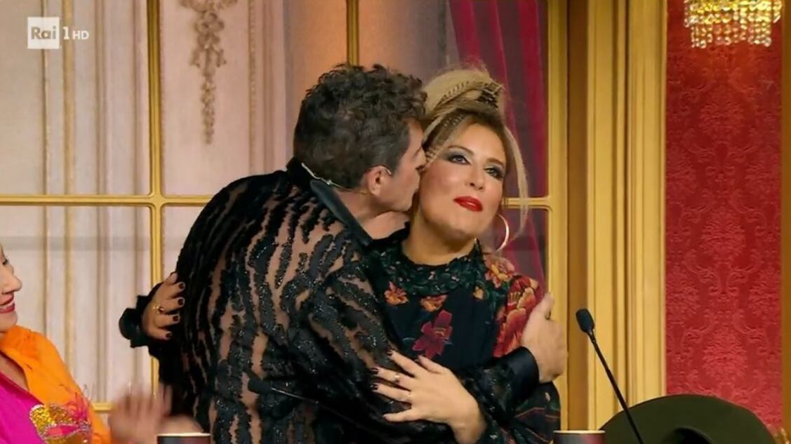 "Tu sei molto interessante, ma...". Cosa sta succedendo tra Lucarelli e Mammucari