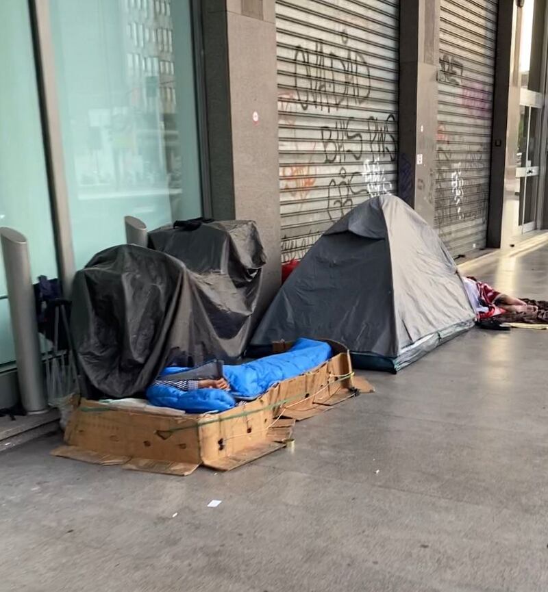 Degrado in stazione, Milano Centrale dormitorio a cielo aperto 1