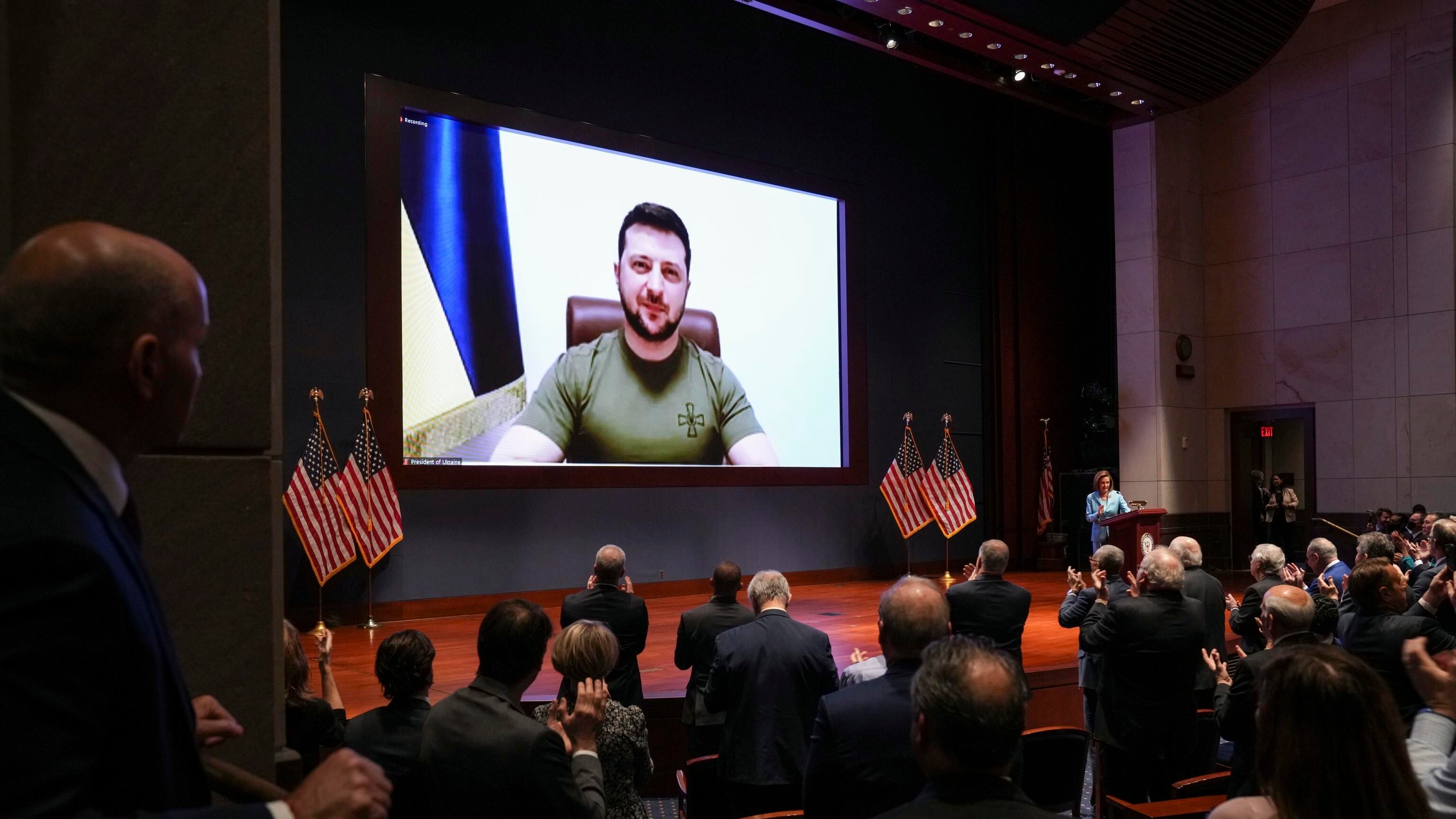 Zelensky: "Noi come gli Usa dopo Pearl Harbor e l'11 settembre"