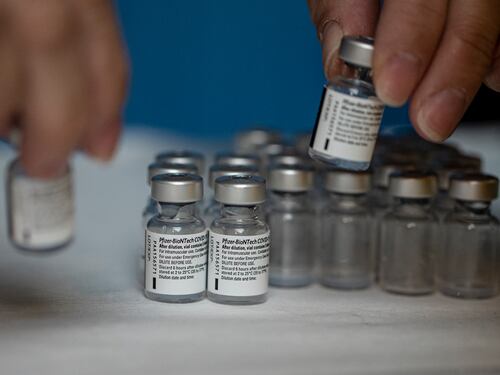 Pfizer, arriva il siero per i ragazzi