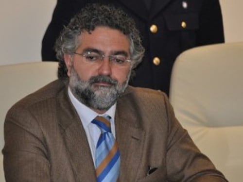 Il poliziotto che lo prese è finito nella polvere