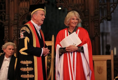 Camilla Parker Bowles, dottorato honoris causa 1