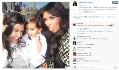 Kim Kardashian realizza un libro di selfie 7