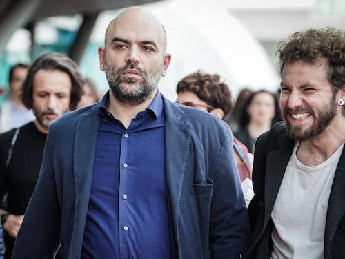 "Omaggio ai fascisti". Ma Crosetto gela così Saviano
