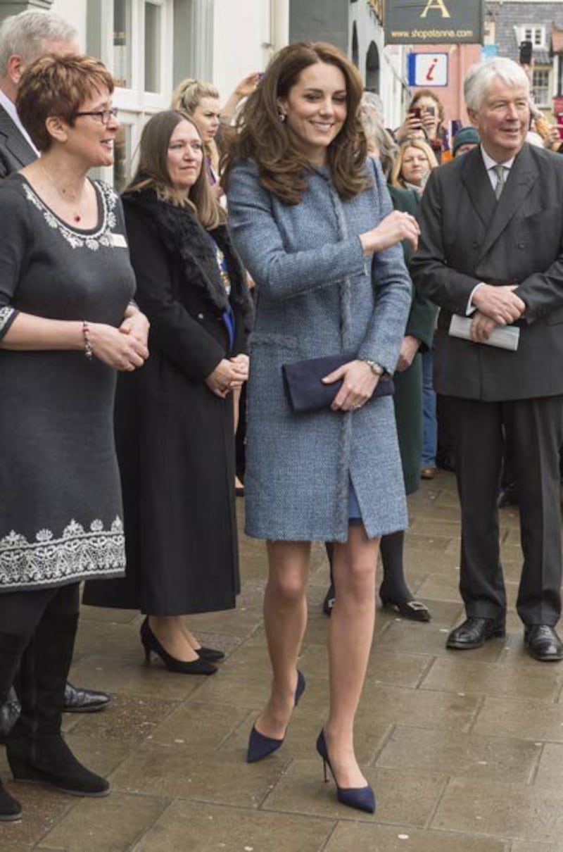 Kate Middleton ed Elisabetta II, stili a confronto 21