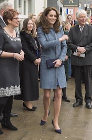 Kate Middleton ed Elisabetta II, stili a confronto 21