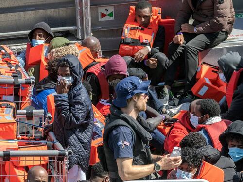 Accoglienza migranti, anche il Pd adesso punta i piedi
