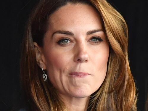 Kate leale con lo staff: la stampa la confronta a Meghan