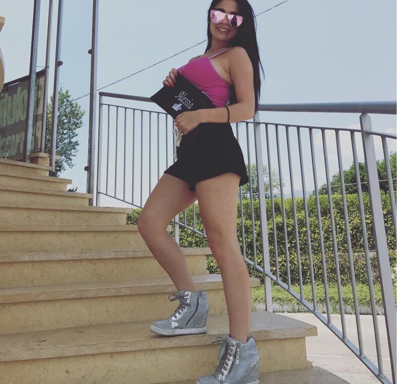 Alessia Magari hot, esplosiva in bikini 18