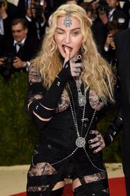 Madonna al Met Gala 2016 27