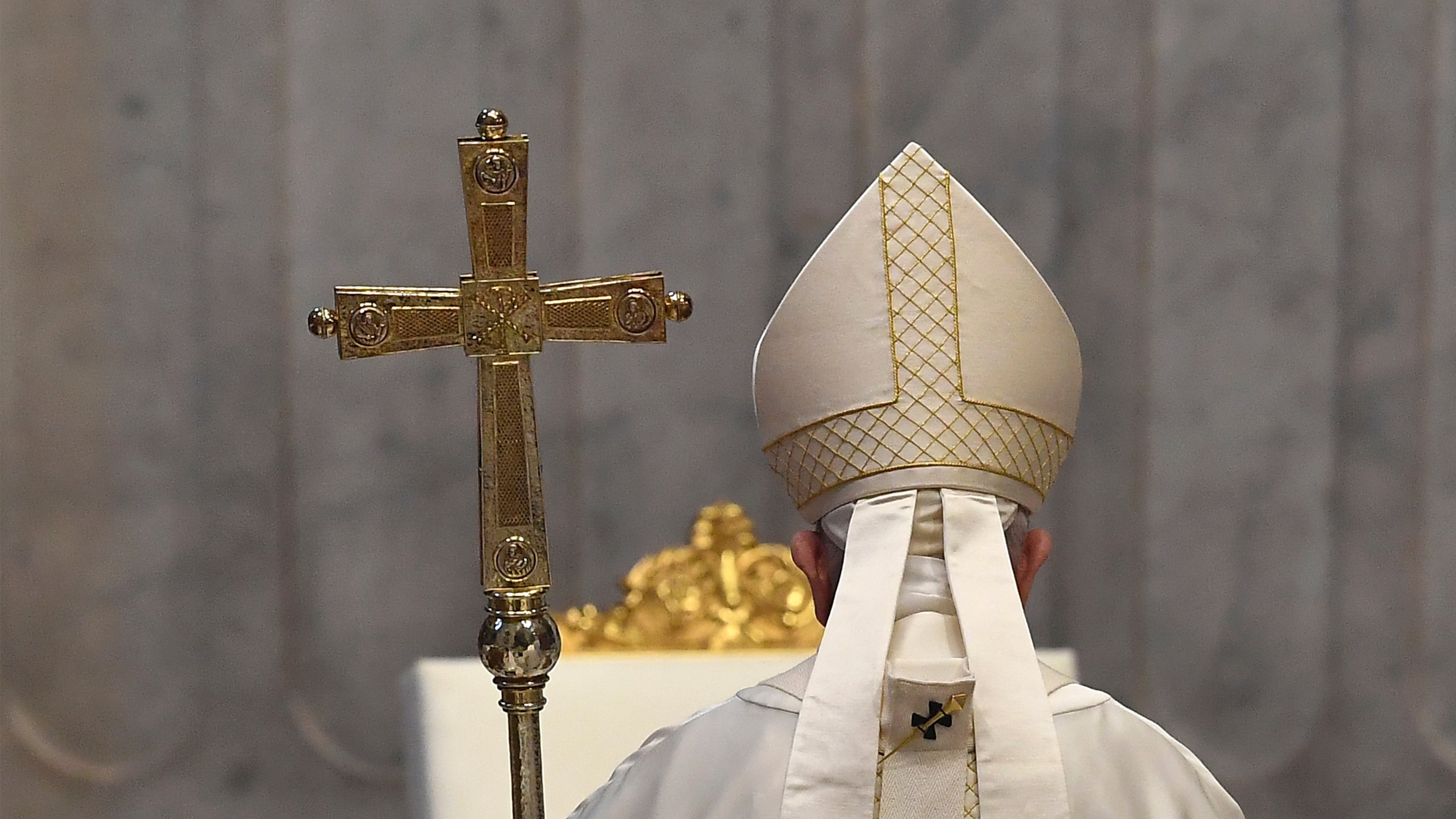 C'è una lobby gay in Vaticano? Così preme su papa Francesco