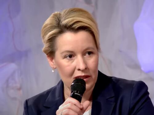 Germania, un altro politico aggredito: Franziska Giffey ferita alla testa