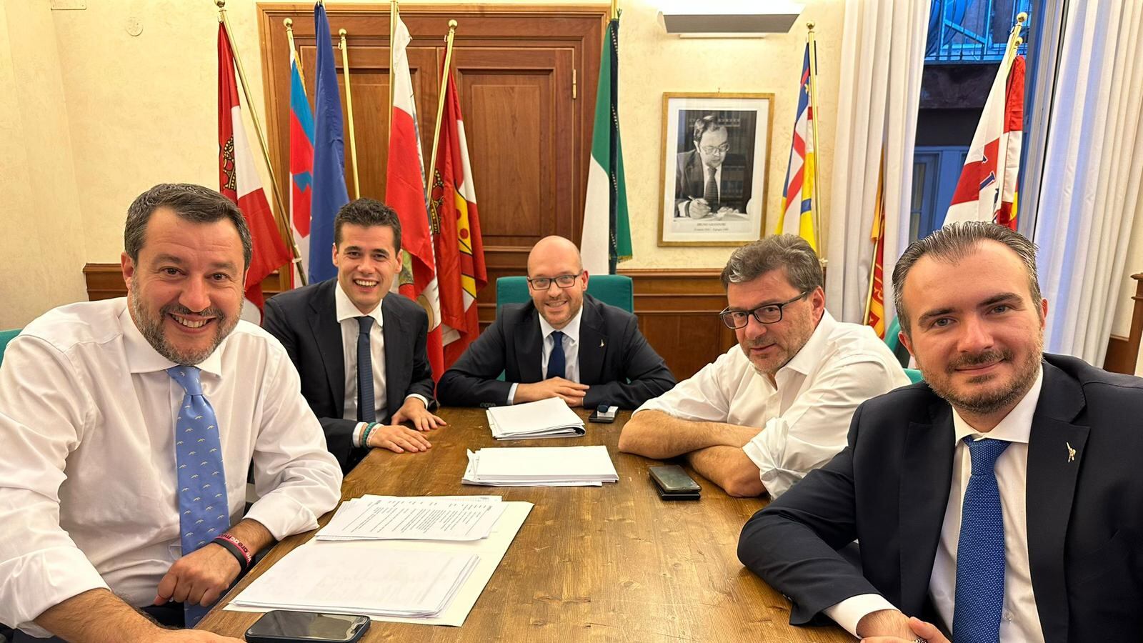 Sfuma l'ipotesi Molinari. Ora la Lega punta su Fontana