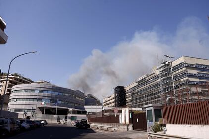 Case evacuate a Monte Mario ed elicottero antincendio all'opera: paura a Roma 11