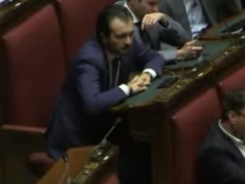 "Poltronaia", "Opportunisti...". Volano insulti tra Lega e M5S