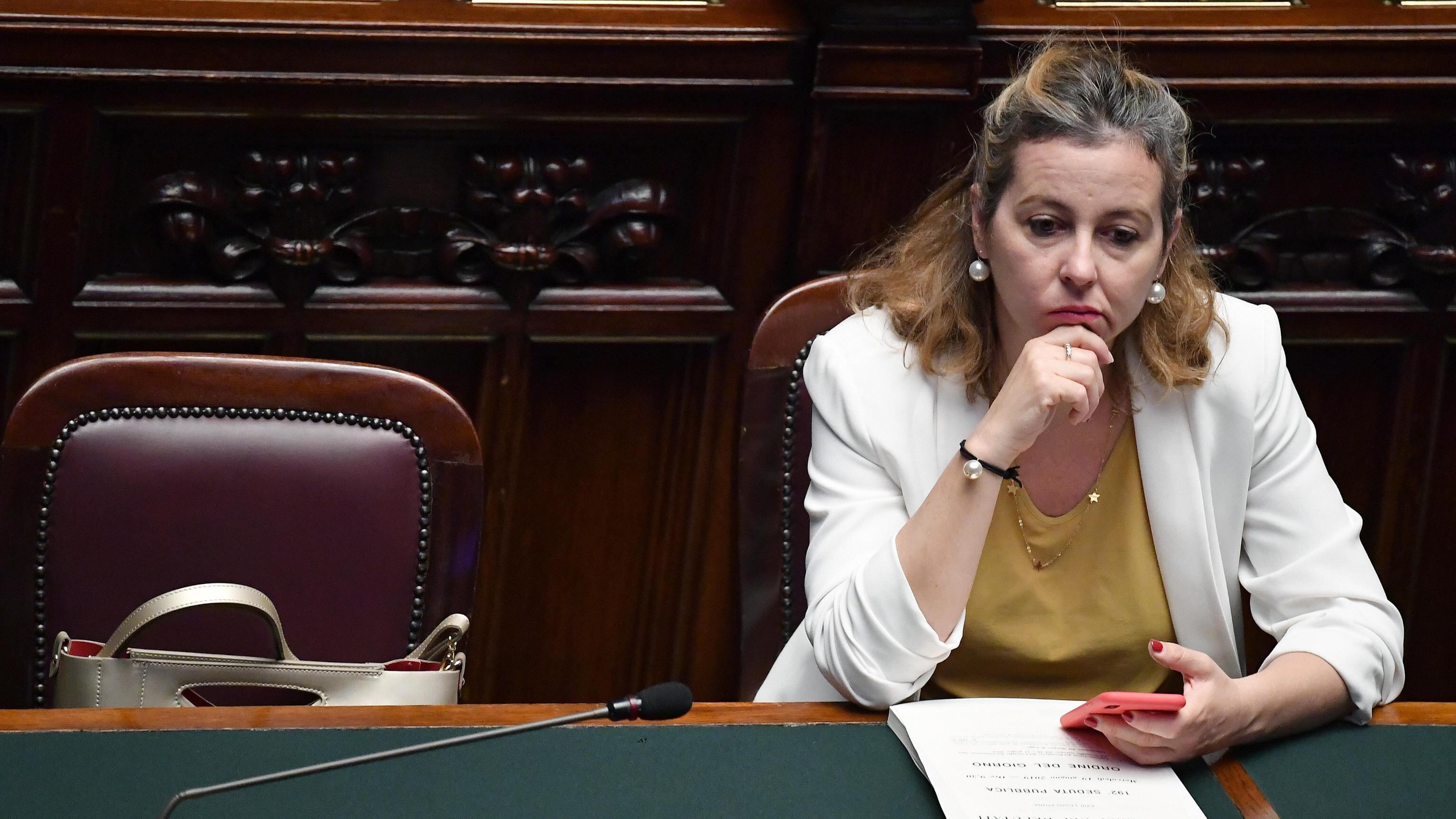 "Conte chieda un rimpasto...". I 5 Stelle pensano alle poltrone