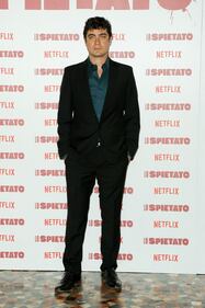 "Lo spietato": il cast per la presentazione del nuovo film Netflix  1