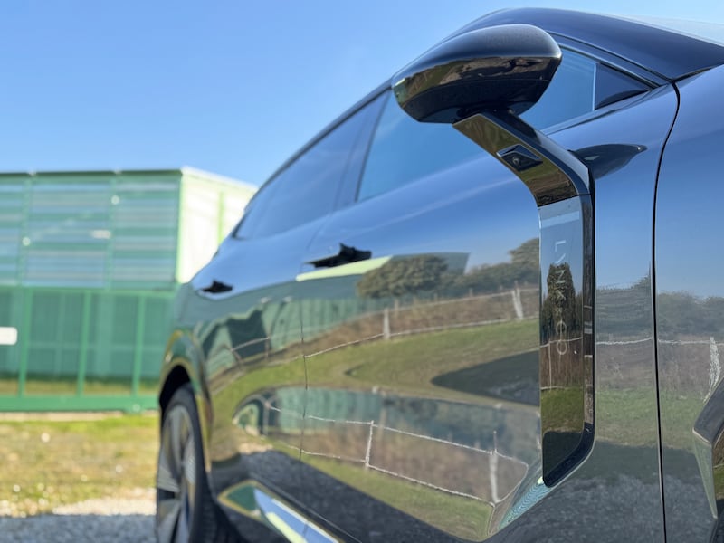 Lynk & Co 08: la gallery del nuovo suv ibrido plug-in 12