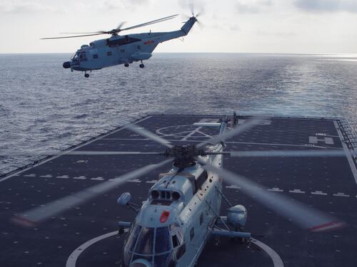 La Cina muove navi, droni e caccia: ecco il nuovo fronte dell'escalation